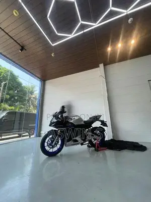 Yamaha R15 2025