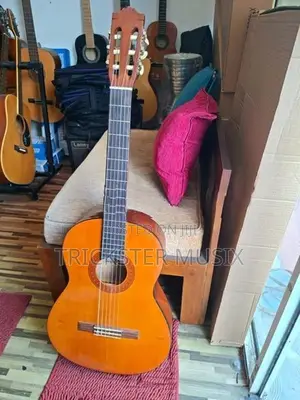 Yamaha C40 Classical Guitar