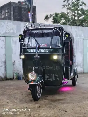 Bajaj RE 2002