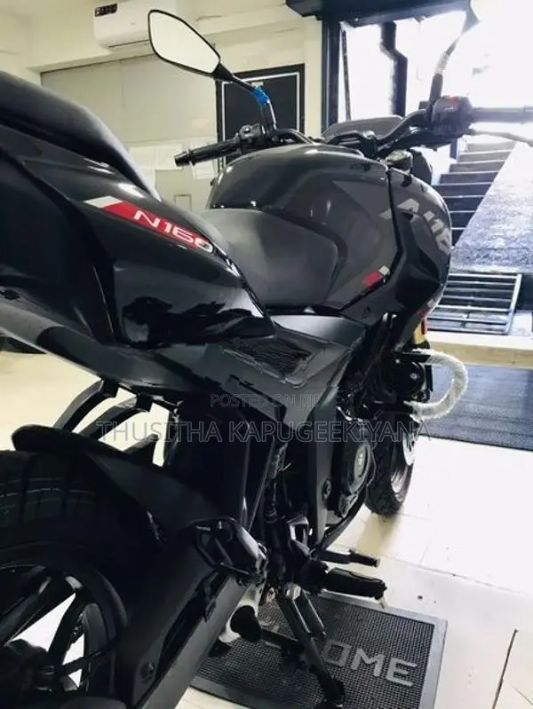 Bajaj Pulsar N160 Black 2026