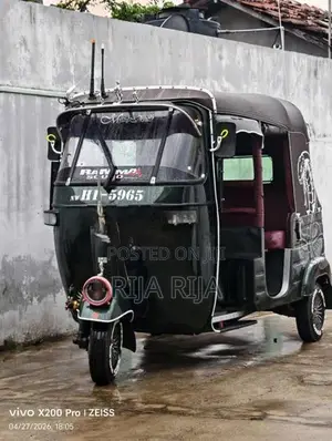 Bajaj RE 2002