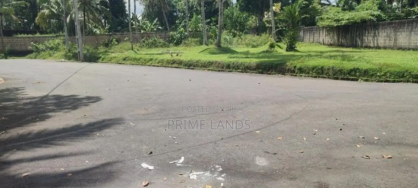 Athurugiriya , Mullegama Road Land for Sale