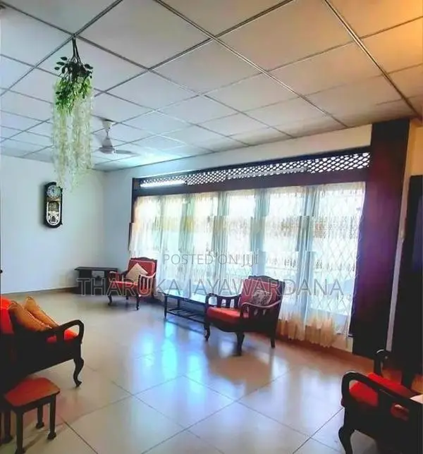 Fully Furnished Upstair Unit for Rent Nugegoda