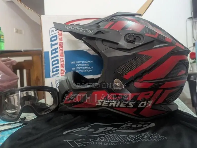 Gladiator Series 3 Full Face Helmet with goggles