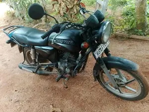 Bajaj Boxer 2012