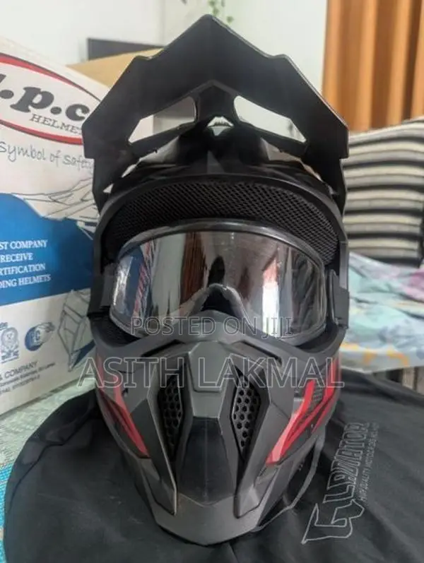 Gladiator Series 3 Full Face Helmet with goggles
