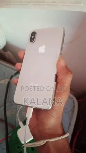 Apple iPhone XS (Used)