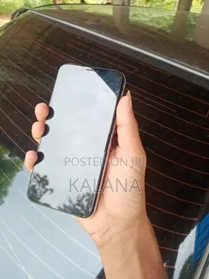 Apple iPhone XS (Used)
