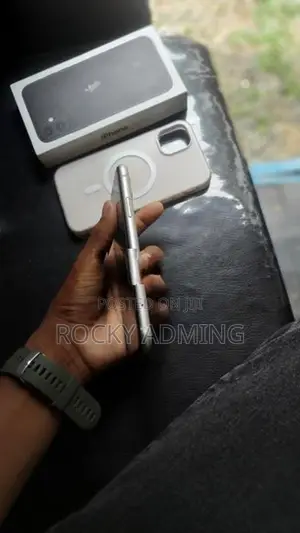 Apple iPhone 11 (Used)