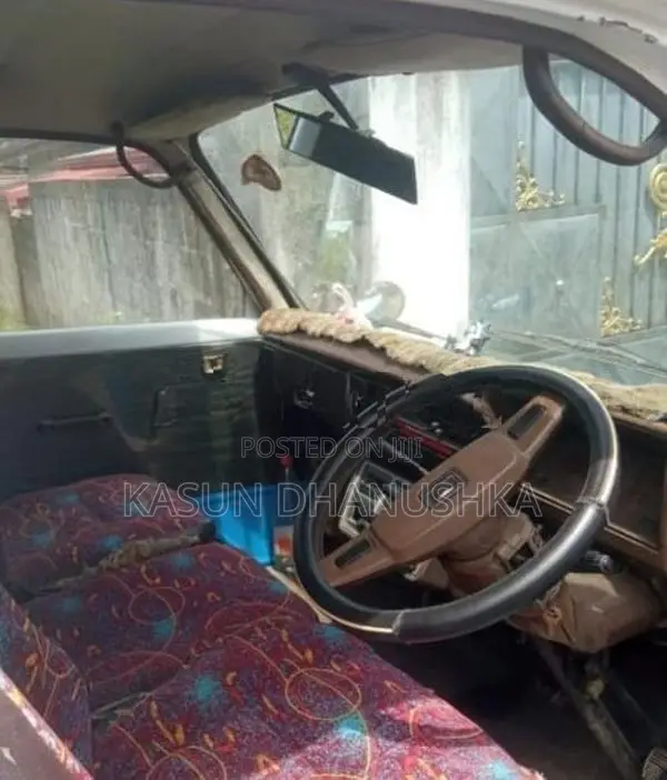 Toyota Hiace LH30 1982