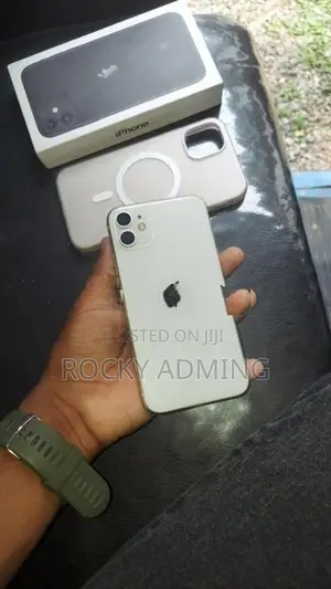 Apple iPhone 11 (Used)