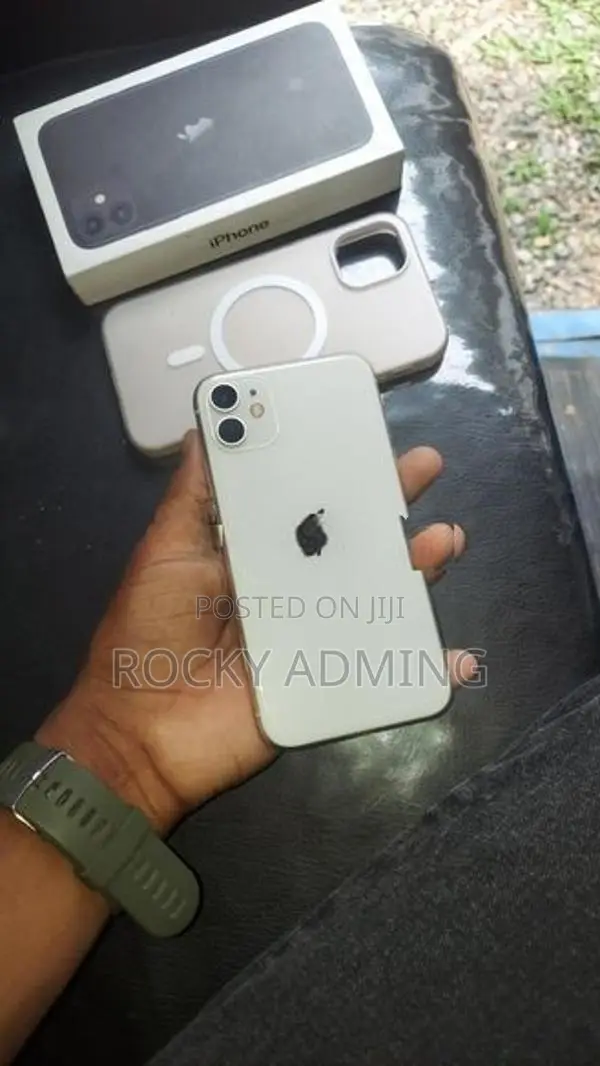 Apple iPhone 11 (Used)