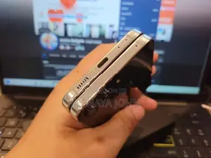 Samsung Galaxy Z Flip 5 256GB (Used)