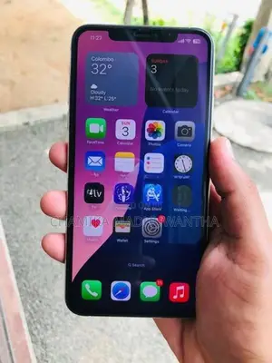 Apple iPhone 11 Pro Max (Used)