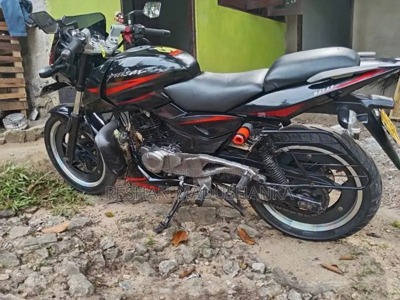 Bajaj Pulsar 180 2011