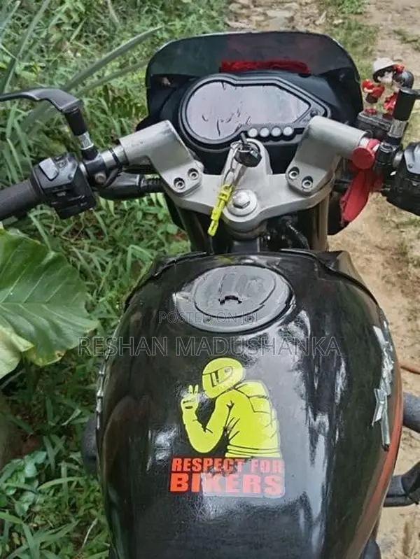 Bajaj Pulsar 180 2011