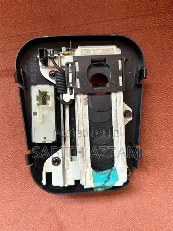 BMW 320i 1990 Gear Selecting Lever trim