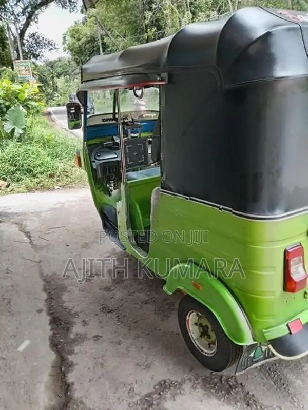 Bajaj RE 2011