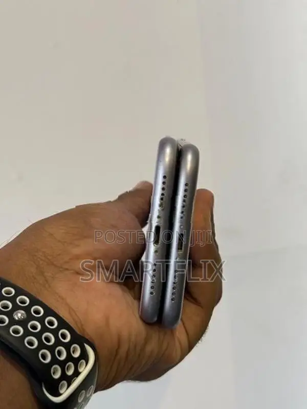 Apple iPhone 11 (Used)