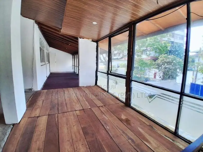 10+ Parkings Office For Rent Off Galle Road Colombo 04 [ 2103C ]