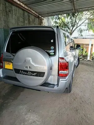Mitsubishi Montero 2004