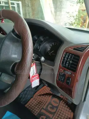 Mitsubishi Montero 2004