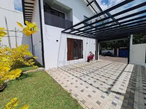Luxury Land for Sale in Athurugiriya