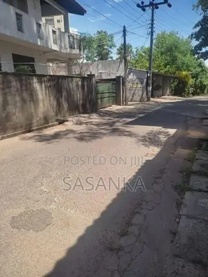 Battaramulla Thalahena 8 Mile Post 21 Perches Land For Sale