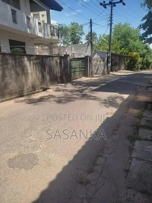 Battaramulla Thalahena 8 Mile Post 21 Perches Land For Sale