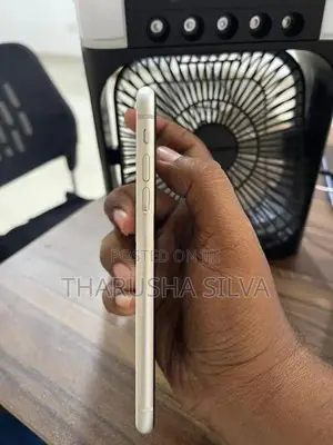 Apple iPhone 11 64GB (Used)