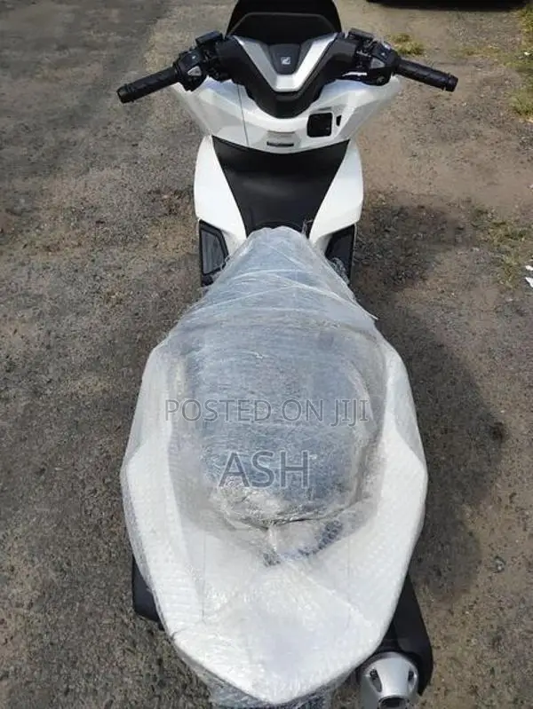 Honda PCX160 2025