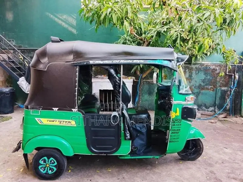 Bajaj RE 2014