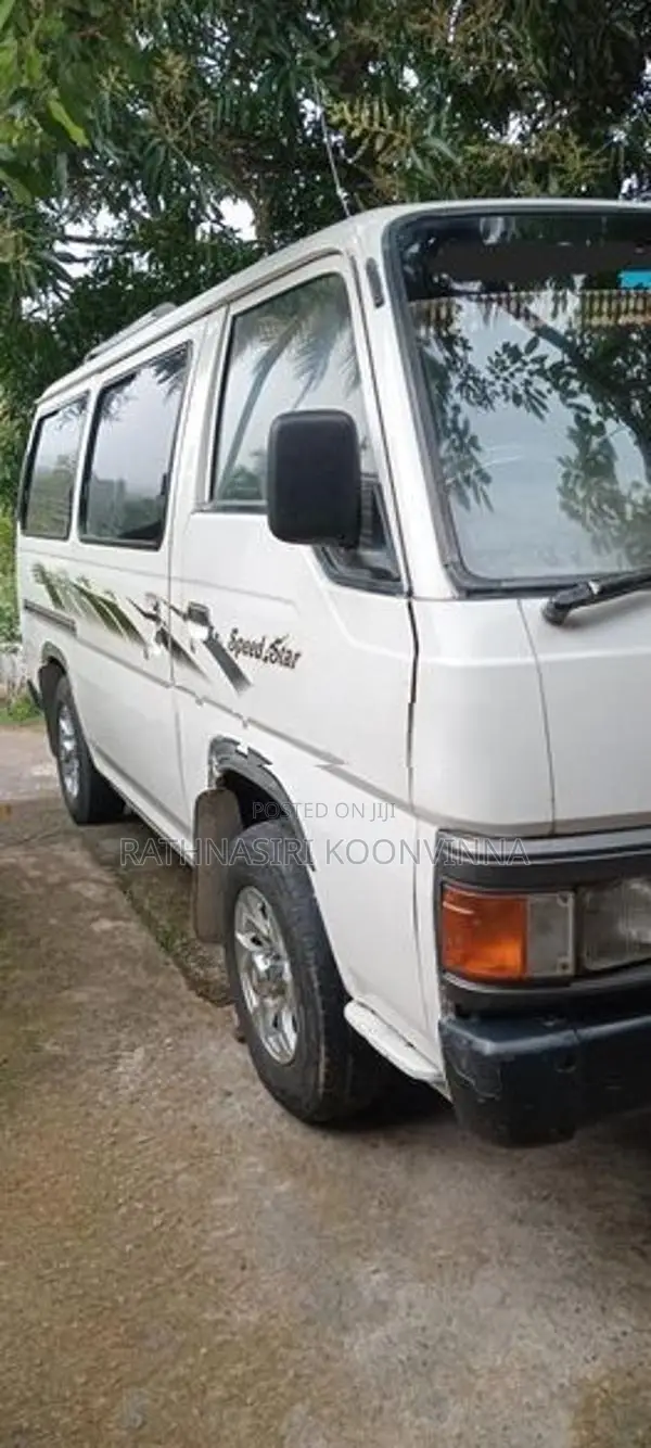 Nissan Caravan 1992