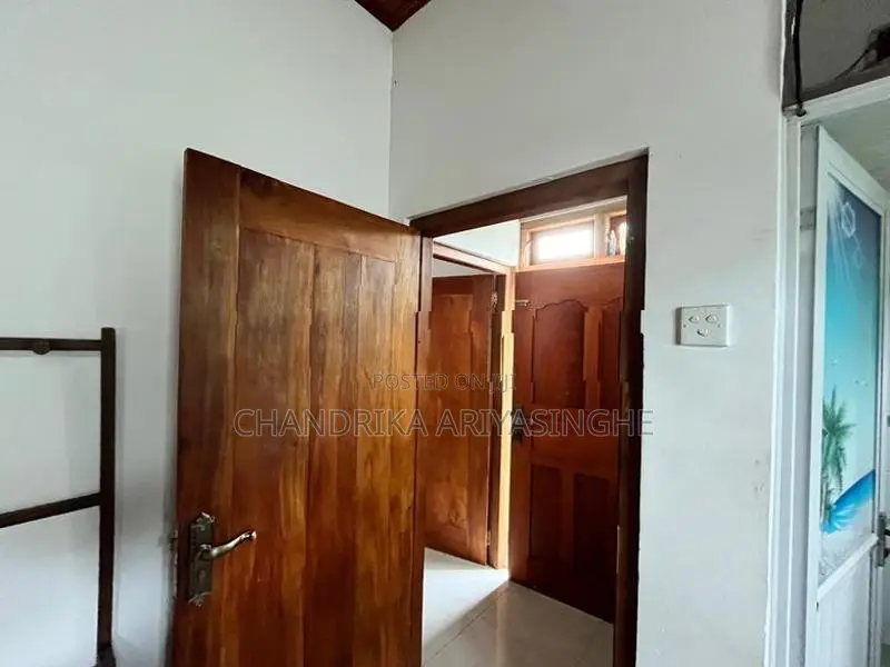 නිදන කාමරයක් කුලියට දීමට - තල්අරඹ
