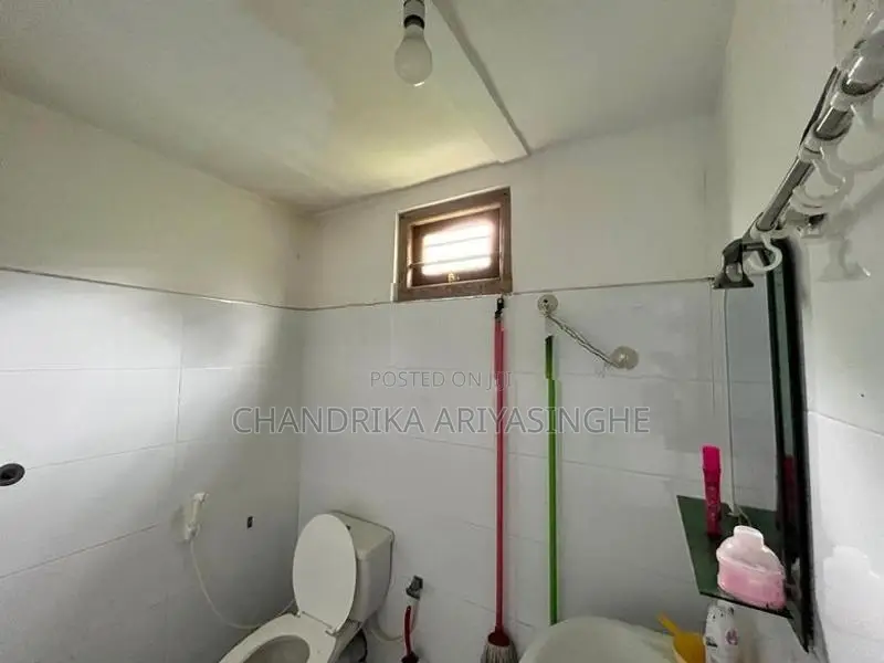 නිදන කාමරයක් කුලියට දීමට - තල්අරඹ