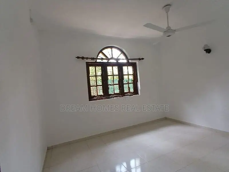 Cozy Residential House for Sale in Kottawa