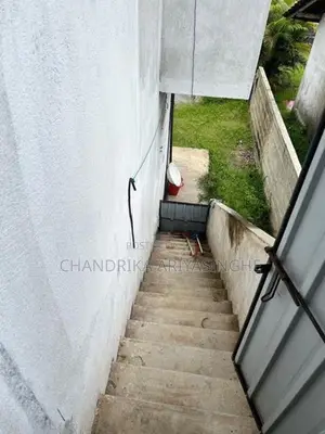 නිදන කාමරයක් කුලියට දීමට - තල්අරඹ