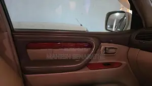 Toyota Land Cruiser Sahara 2000