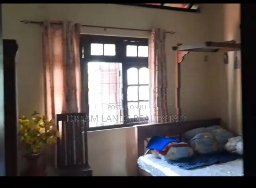 Piliyandala 3 Storey House for Sale ( RHS - 687)