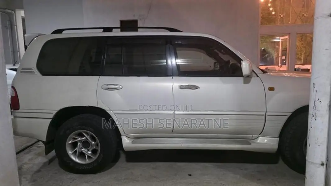 Toyota Land Cruiser Sahara 2000