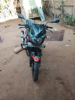 Bajaj Pulsar 180 2016