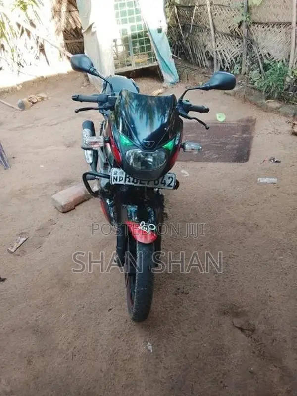 Bajaj Pulsar 180 2016