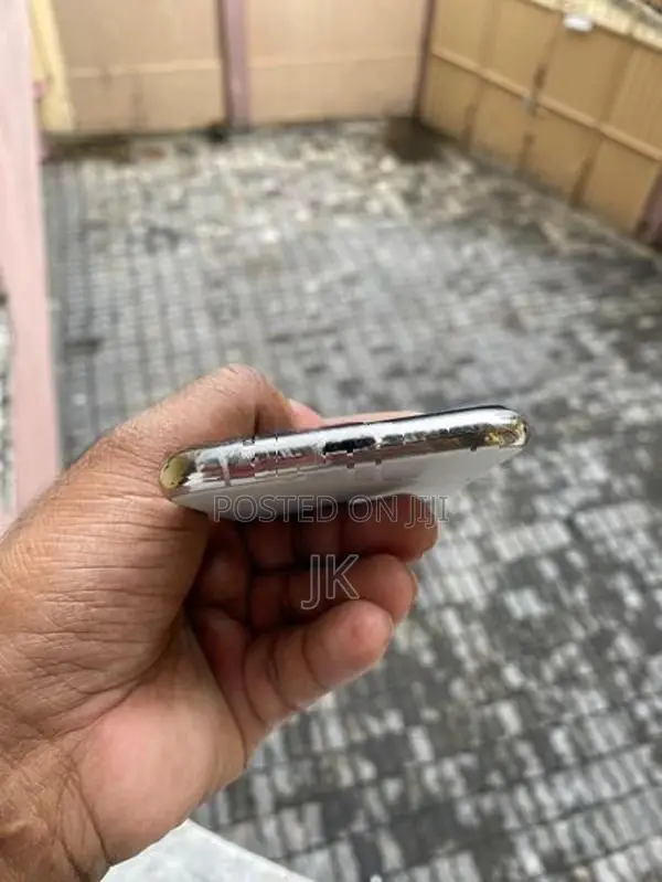 Apple iPhone 11 Pro 256GB (Used)