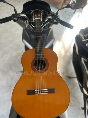 Yamaha C70 Guitar