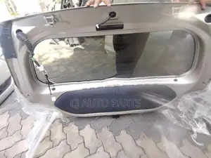 Toyota Ist NCP60 Dicky Door with Spoiler