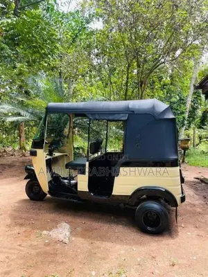 Bajaj RE 2000