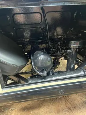 Bajaj RE 2000