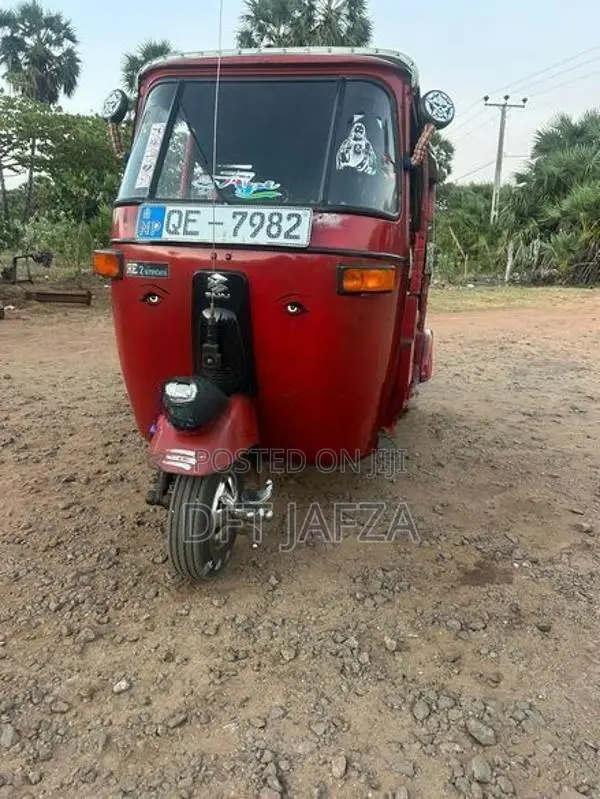 Bajaj RE 2005