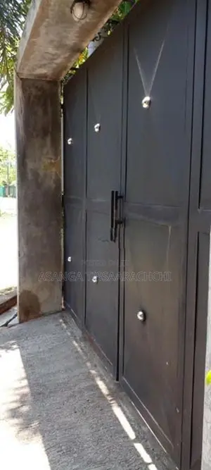 Four Piece Gate