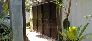 Four Piece Gate